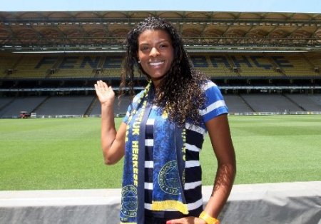 Fenerbahçe'nin filedeki sultanı Fernanda Garay İstanbul’da