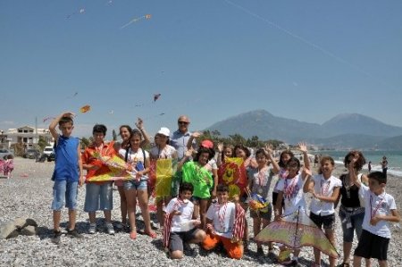 Fethiye semaları uçurtmalarla renklendi