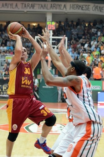 Galatasaray Medical Park’ı 86-85 yenen Banvit, seride durumu 3-1’e getirdi