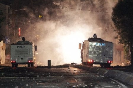 Gazi Mahallesi'nde Gezi Parkı olayları devam ediyor