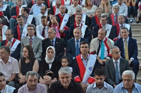 Gaziantep Üniversitesi mezunlarını uğurladı