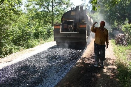 Gemlik'te 35 kilometrelik köy yolu asfaltlanıyor