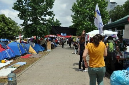 Gezi Parkı eylemcileri ‘direnişe devam, referanduma hayır!’ dedi