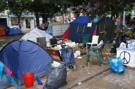 Gezi Parkı eylemcileri güne yağmurla başladı