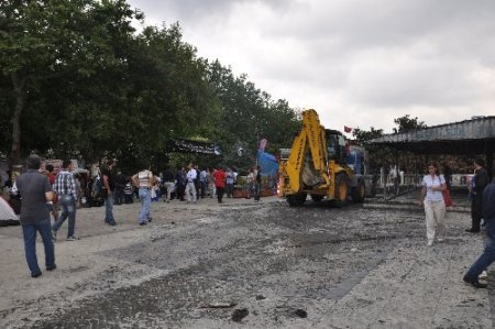 Gezi Parkı temizleniyor