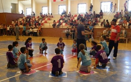 Göksun'da geleneksel çocuk oyunları şenliği yapıldı