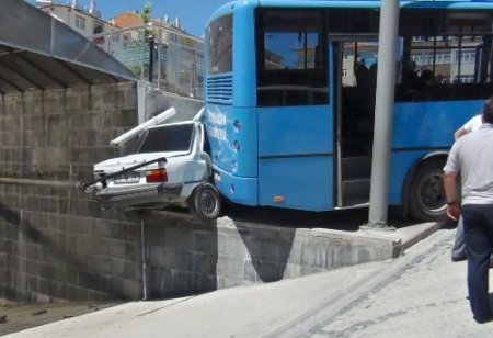 Halk otobüsün freni boşaldı, facia ucuz atlatıldı