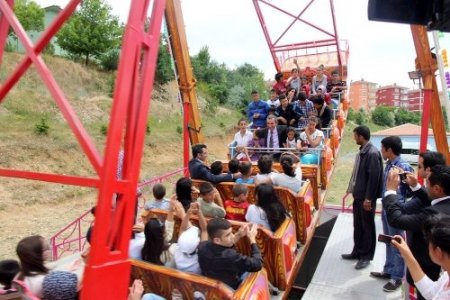 Hami-Yet çocukları lunaparkta gönüllerince eğlendi