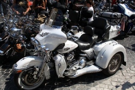 Harley Davidson tutkunları Vatikan'da ayine katıldı