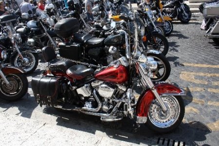 Harley Davidson tutkunları Vatikan'da ayine katıldı