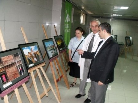 Hastane duvarları fotoğraflarla renklendi