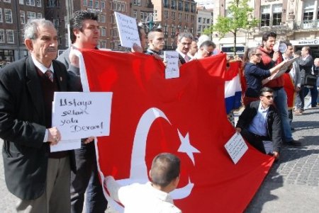 Hollandalı Türkler, Türkiye'deki olayların bir önce durmasını istiyor