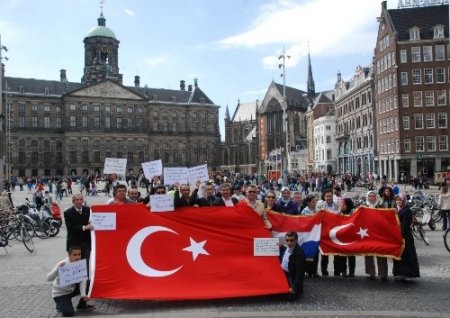 Hollandalı Türkler, Türkiye'deki olayların bir önce durmasını istiyor