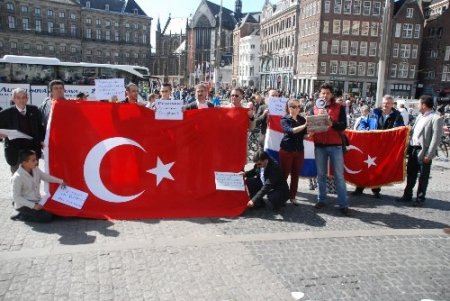 Hollandalı Türkler, Türkiye'deki olayların bir önce durmasını istiyor