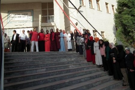 İHL müdüründen mezun öğrencilere: Herkese eşit davranın, hizmette kusur yapmayın