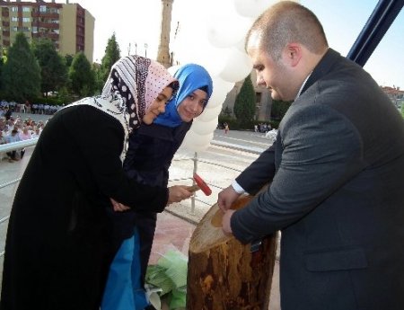 İHL müdüründen mezun öğrencilere: Herkese eşit davranın, hizmette kusur yapmayın