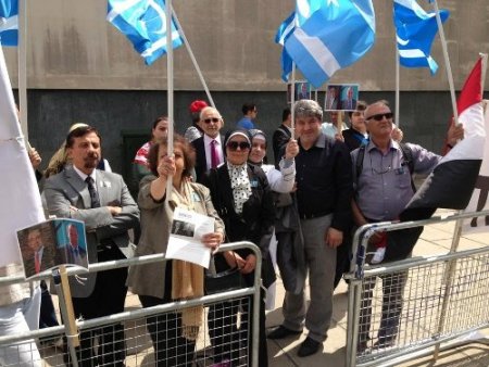 Irak hükümeti Londra’da protesto edildi