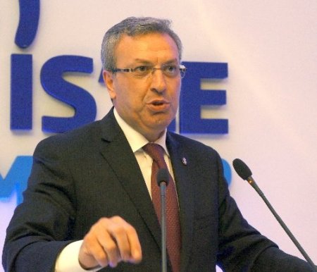 'İş Bankası topladığı mevduattan fazlasını kredi olarak dağıttı'