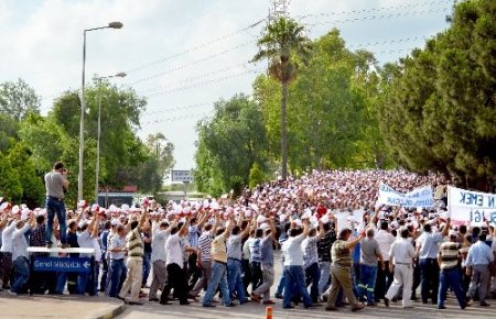 İSDEMİR'de işçi eylemi devam ediyor