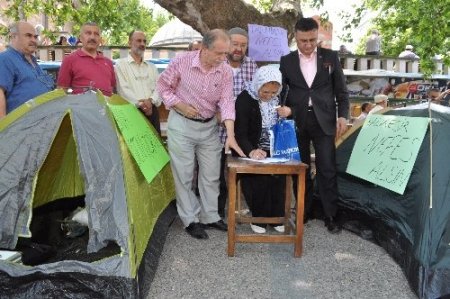 Karesi Gezi Parkı için çadır kurup imza kampanyası başlattılar