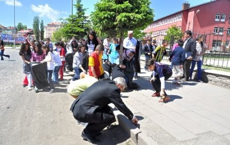 Kars’ta tüm okullarda temizlik kampanyası başlatıldı