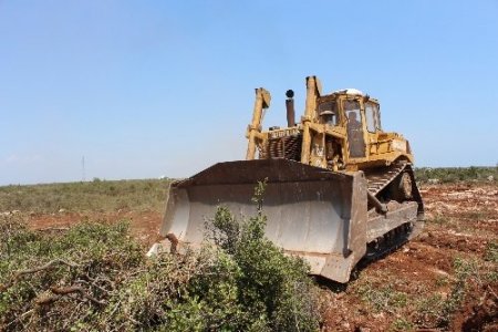 Kepez’den Aksu ilçesine yol açmak için dozer desteği