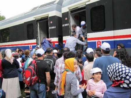 Kirala bir tren, ister pikniğe git, ister düğün, istersen şirket toplantısı yap