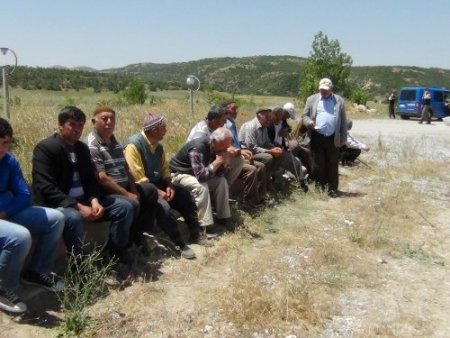 Köylülerden taş ocağı şantiyesine tepki