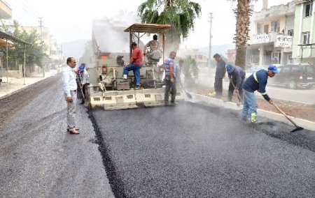 Kozan'da asfalt çalışmaları devam ediyor