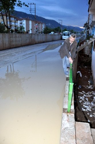 Kütahya'da sağanak yağış: 20 evi su bastı