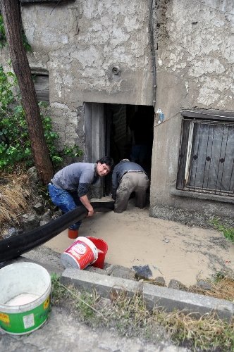 Kütahya'da sağanak yağış: 20 evi su bastı