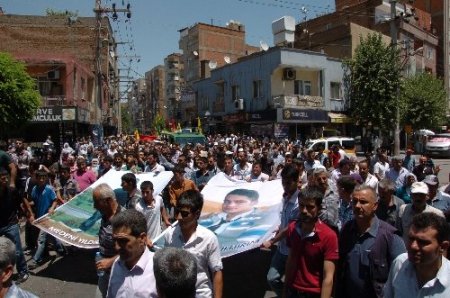 Lice'de karakol protestosunda ölen Yıldırım toprağa verildi