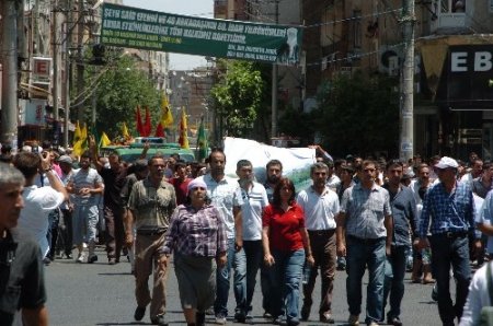 Lice'de karakol protestosunda ölen Yıldırım toprağa verildi