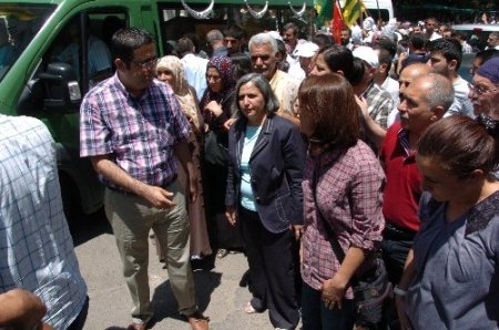 Lice'de karakol protestosunda ölen Yıldırım toprağa verildi