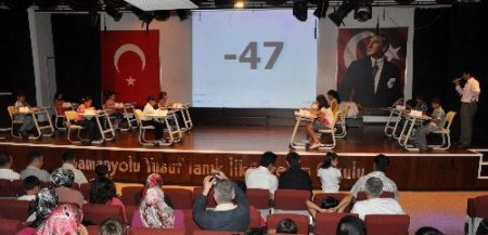 Mental aritmetik yarışması öğrencileri terletti