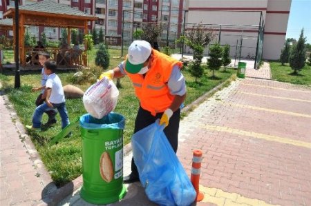 Meram'da 6 ayda 30 ton bayat ekmek toplandı