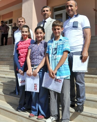 Midyat’ta 29 bin öğrenci karne heyecanı yaşadı