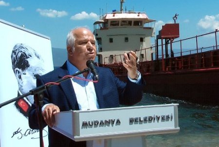 Mudanya'da son yapay resifler denize bırakılıyor