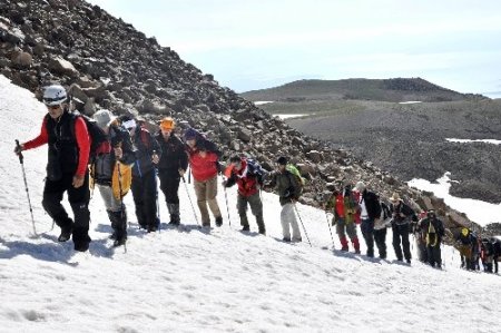 MUDOSK, 106 dağcı ile zirve yaptı