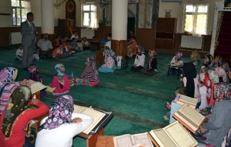 Müftü Bekir Gerek: 7’den 70’e herkesi yaz Kur’an kursuna bekliyoruz