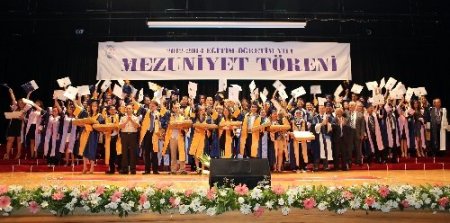 Muğla Üniversitesi’nde mezuniyet sevinci