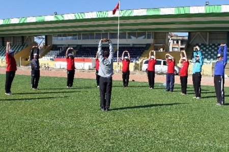 Muğla’da il daire müdürleri spora başladı