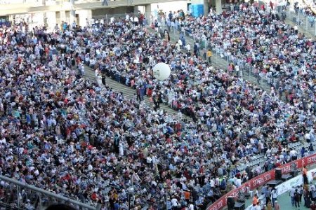 Olimpiyat Stadı doldu, gözler başlama saatinde