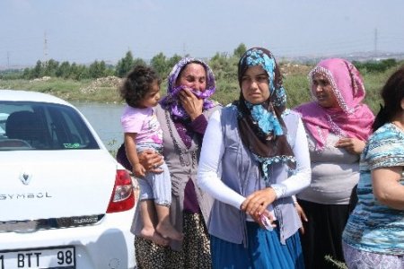 Otomobil kanala düştü, baba ve kızı boğuldu