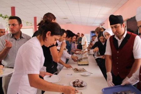 Sağlık çalışanları bayat ekmekleri değerlendirme yarışması yaptı