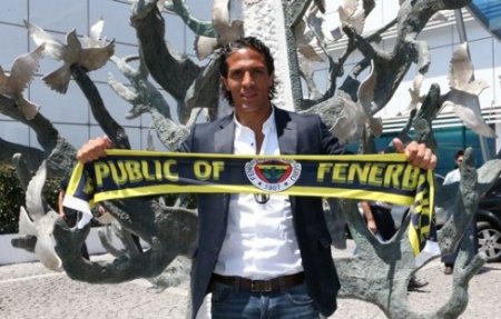 Sağlık taramasından geçen Bruno Alves kulüp binasına geçti