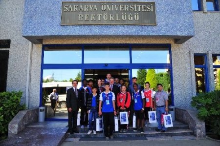 Sakarya protokolü Türkçe'nin sevdalılarını ağırladı