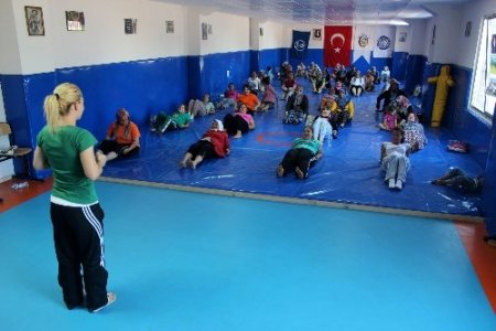 Sarıçamda kadınlar spor yapıyor