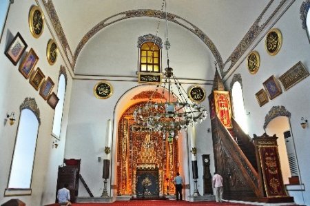 Şehir rehberi Kurt: Hüdavendigar Camii kiliseden çevrilmedi