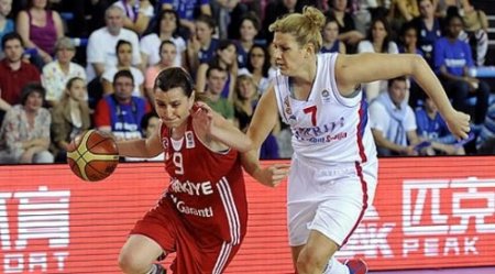 Sırbistan'ı 92-71 yenen A Milli Kadın Basketbol Takımı Avrupa üçüncüsü oldu